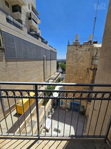 דירה למכירה בירושלים (תיווך) — 3