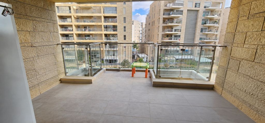 דירה למכירה בירושלים (תיווך) — 4