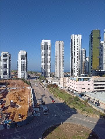 אהוד מנור 