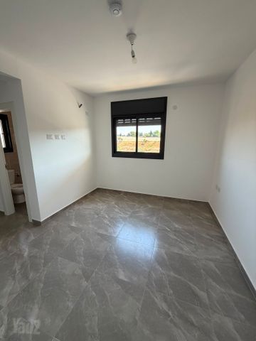 תמונה 7 של דירת 4 חדרים להשכרה בירושלים