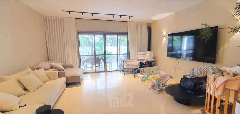 תמונה 3 של דירת 7 חדרים להשכרה ברמת גן