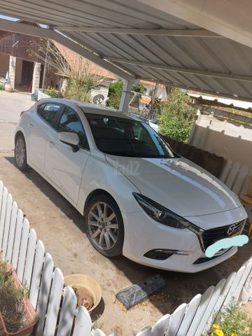 מודעת רכב מאזדה 3