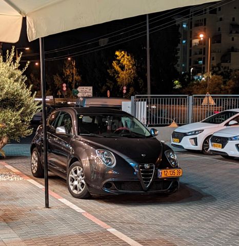 מודעת רכב אלפא רומיאו מיטו