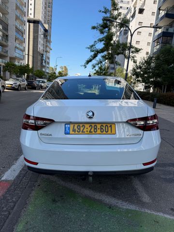 מודעת רכב סקודה סופרב