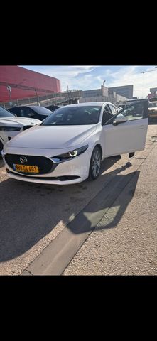 מודעת רכב מאזדה 3
