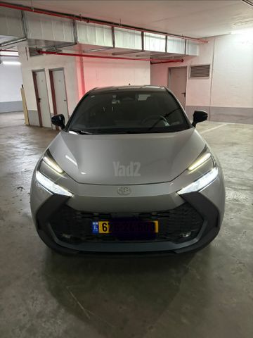 מודעת רכב טויוטה C-HR
