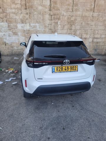 מודעת רכב טויוטה יאריס קרוס
