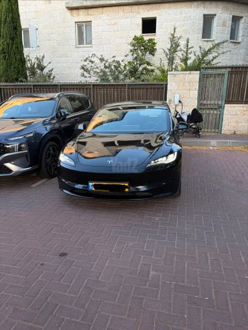 מודעת רכב טסלה מודל 3