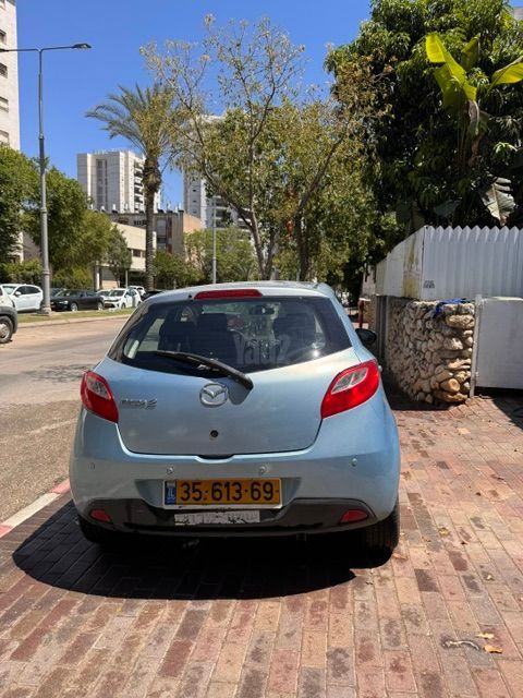 מודעת רכב מאזדה 2