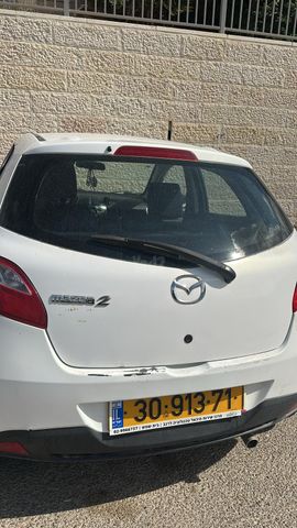 מודעת רכב מאזדה 2