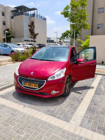 מודעת רכב פיג'ו 208