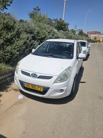 מודעת רכב יונדאי i20