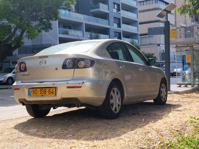 מודעת רכב מאזדה 3
