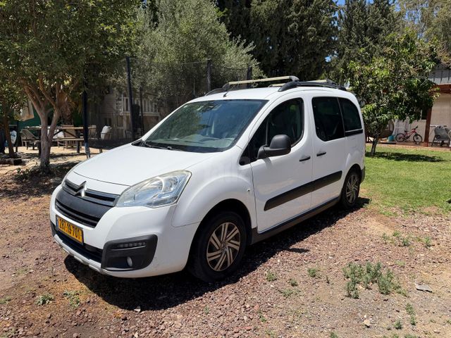 מודעת רכב סיטרואן ברלינגו