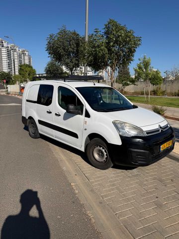 מודעת רכב סיטרואן ברלינגו