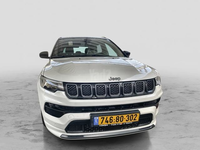 מודעת רכב ג'יפ קומפאס