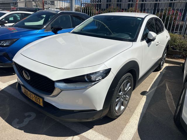 מודעת רכב מאזדה CX-30