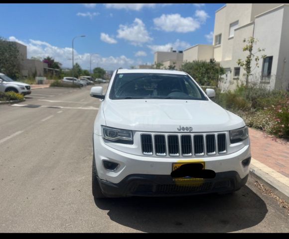 מודעת רכב ג'יפ גרנד צ'ירוקי