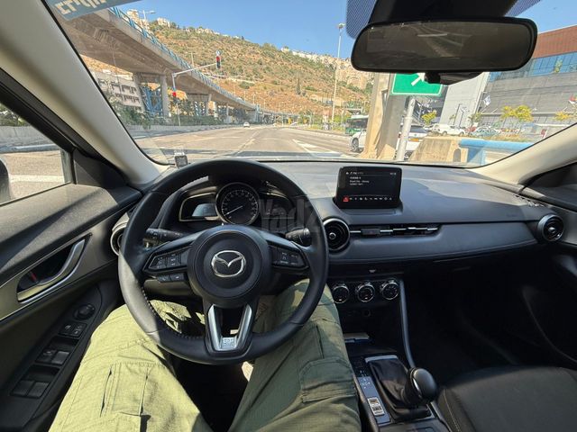 מודעת רכב מאזדה CX-3