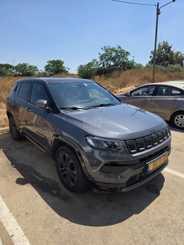 מודעת רכב ג'יפ קומפאס