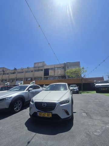 מודעת רכב מאזדה CX-3