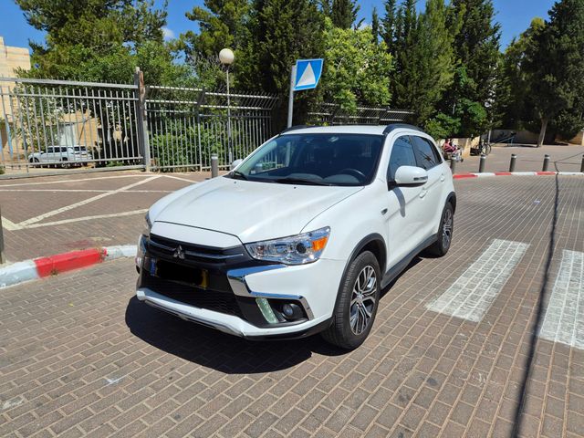 מודעת רכב מיצובישי ASX