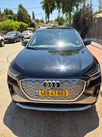 מודעת רכב אאודי Q4 e-tron