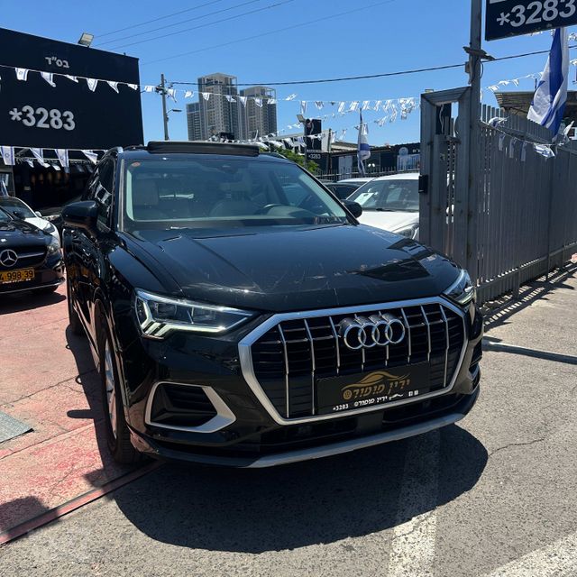 מודעת רכב אאודי Q3 1