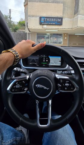 מודעת רכב יגואר I-Pace