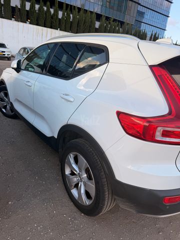 מודעת רכב וולוו XC40