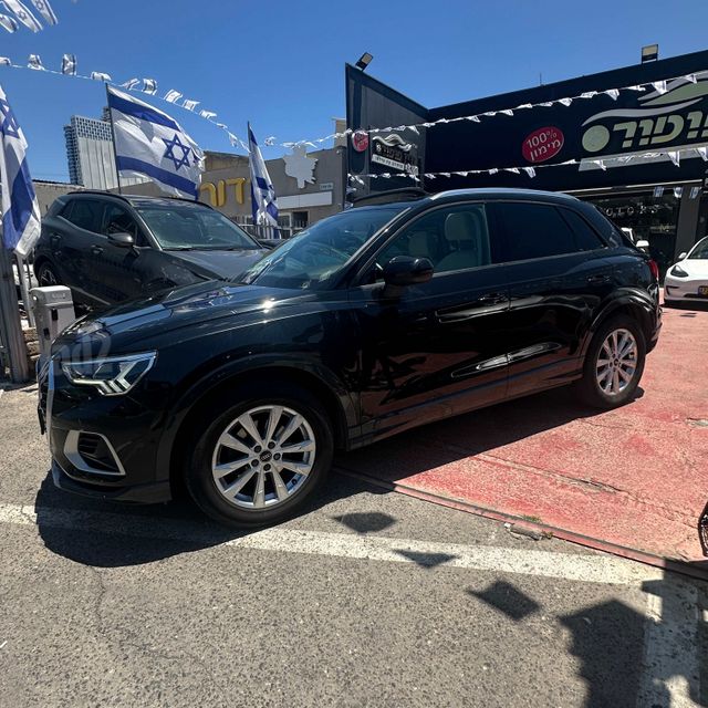 מודעת רכב אאודי Q3 2