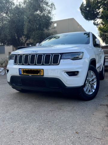 מודעת רכב ג'יפ גרנד צ'ירוקי