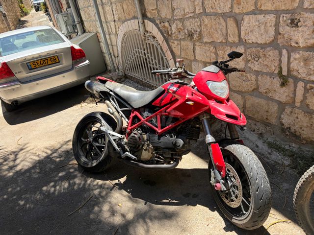 מודעת רכב דוקאטי היפרמוטרד 1100S