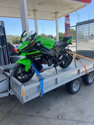 מודעת רכב קאוואסאקי נינג'ה ZX 10R