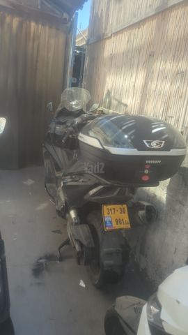 מודעת רכב קימקו AK 550