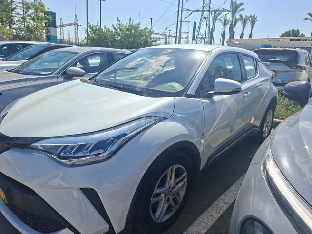 מודעת רכב טויוטה C-HR