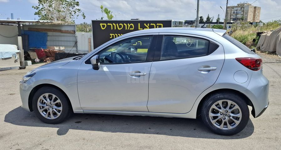 מודעת רכב מאזדה 2 2