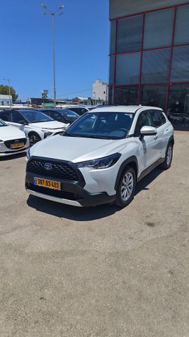 מודעת רכב טויוטה קורולה קרוס 1