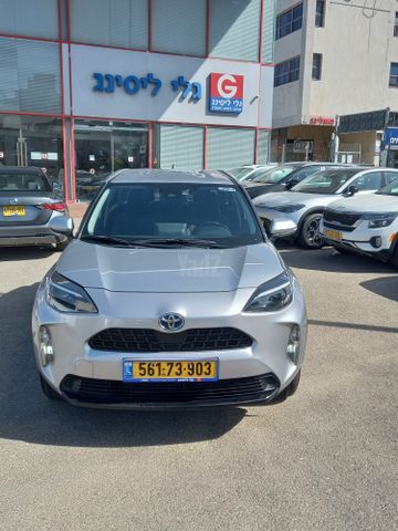מודעת רכב טויוטה יאריס קרוס