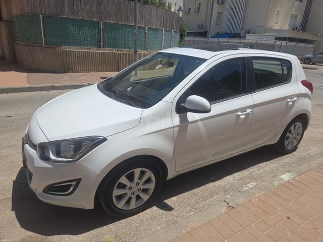 מודעת רכב יונדאי i20