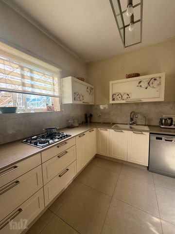 דירת גן למכירה בירושלים — 2