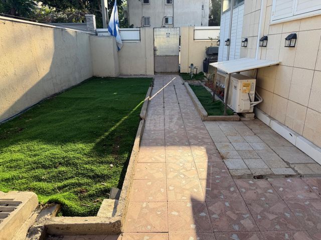 אילת 75