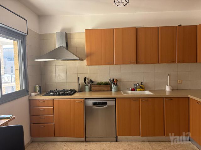 תמונה 2 של דירת 4 חדרים להשכרה בנתניה