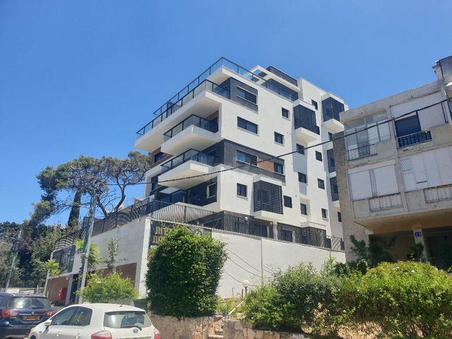 הירקון 11