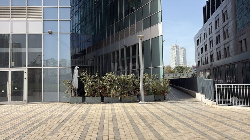 דרך מנחם בגין 150