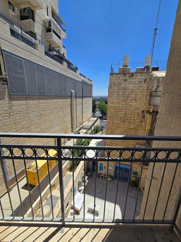 דירה למכירה בירושלים (תיווך) — 3