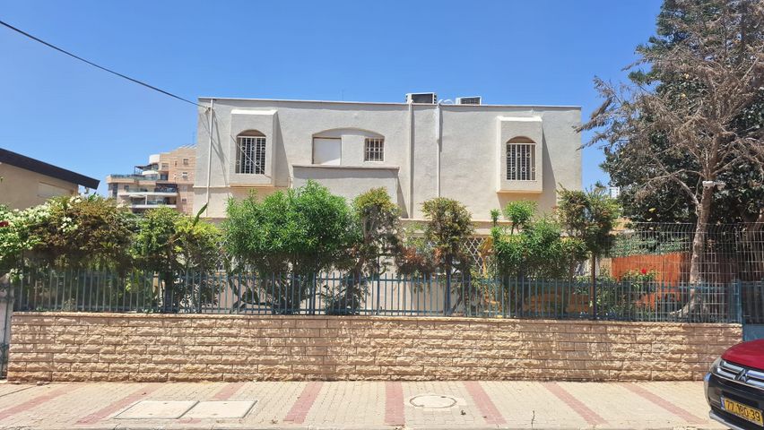 ממשית 4