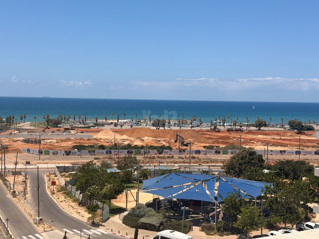 הגוש הגדול, רמת אביב החדשה, נופי ים