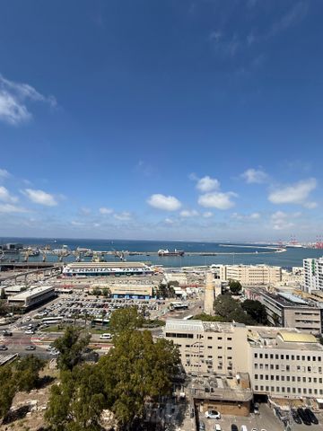 תמונה 2 של דירת 4 חדרים להשכרה בחיפה