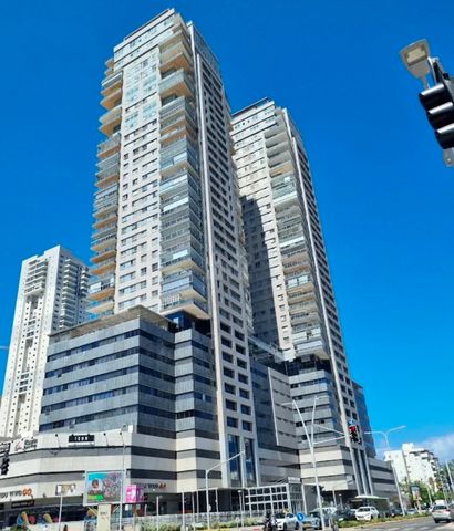 שדרות ירושלים 18